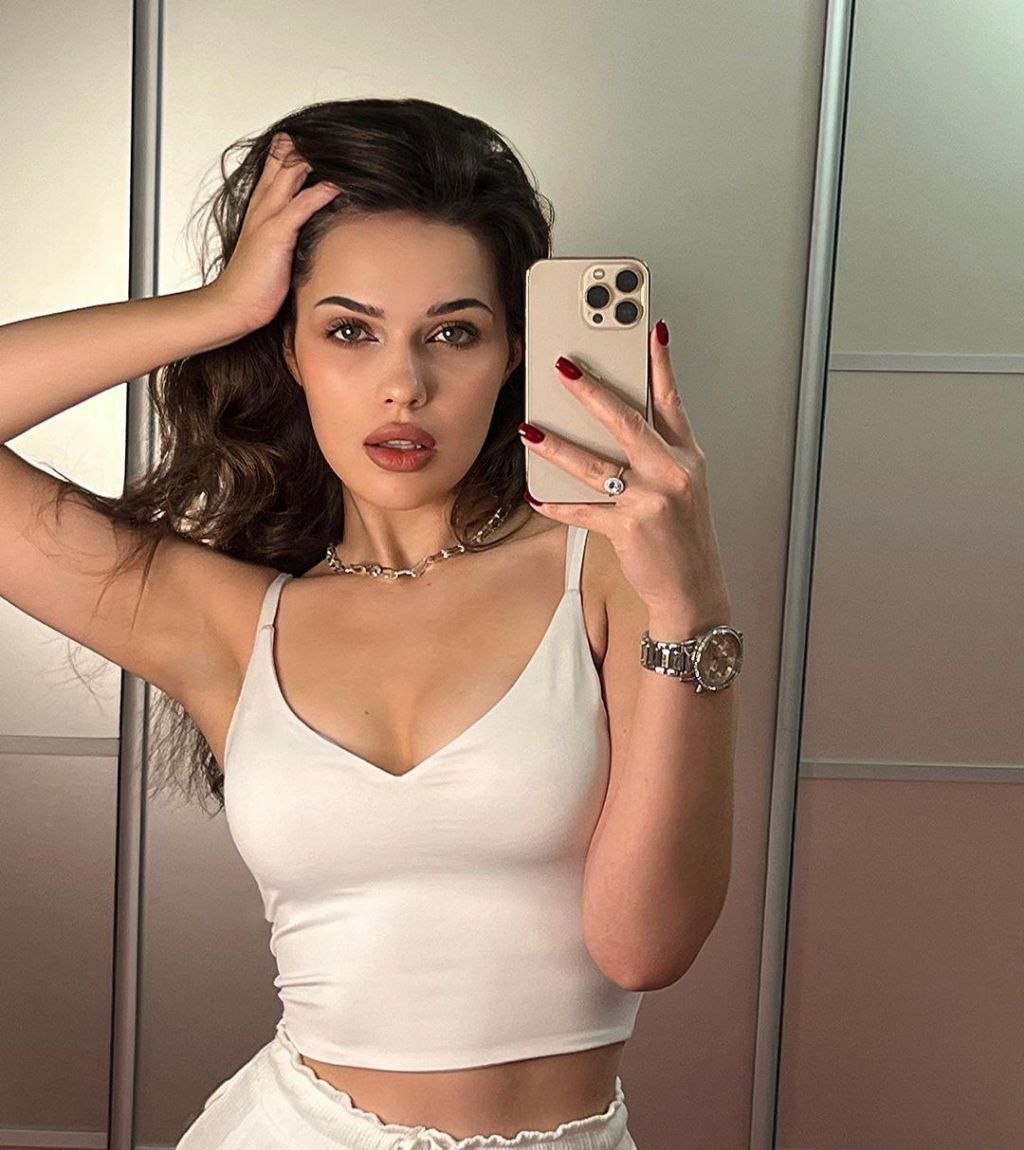 Ксюша привлекальеная девушка из Оленегорск цена от 3000 руб