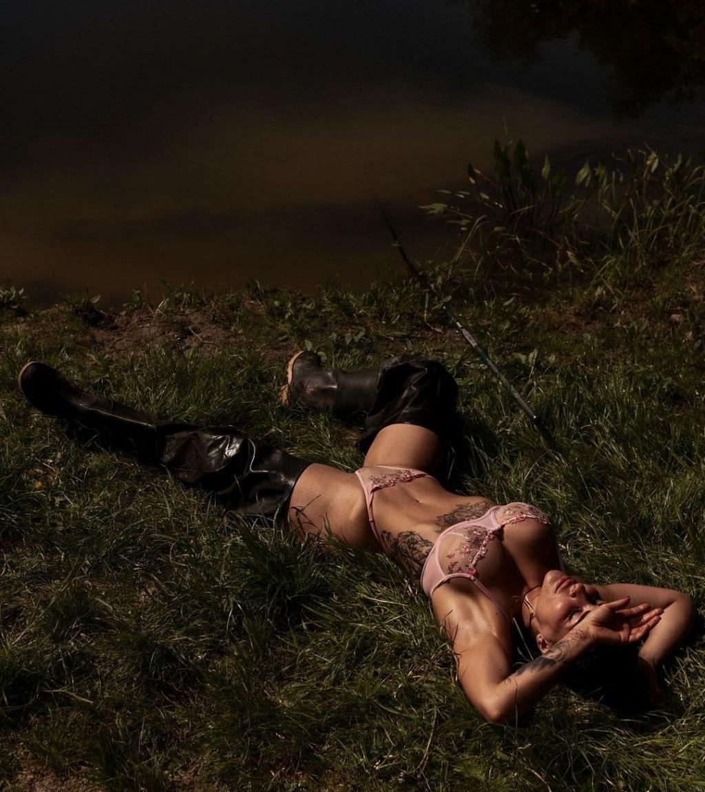 Юля привлекальеная девушка из Оленегорск цена от 8000 руб