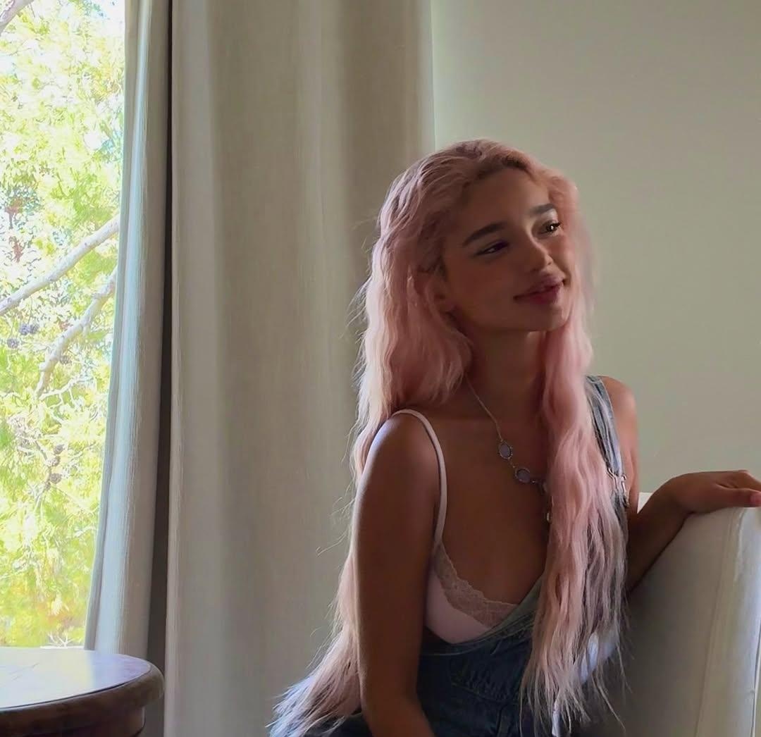 Настя привлекальеная девушка из Оленегорск цена от 7000 руб