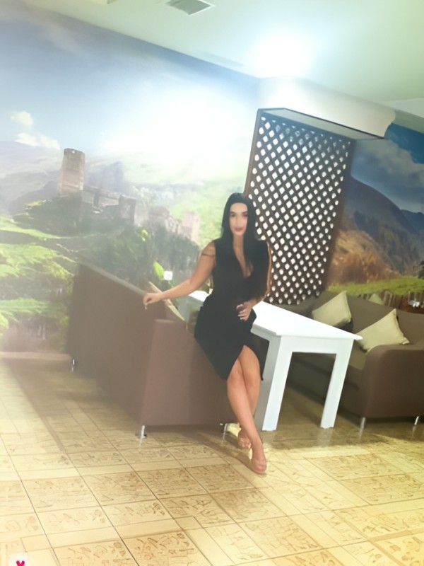 Инга привлекательная девушка из Оленегорск цена от 5000 руб