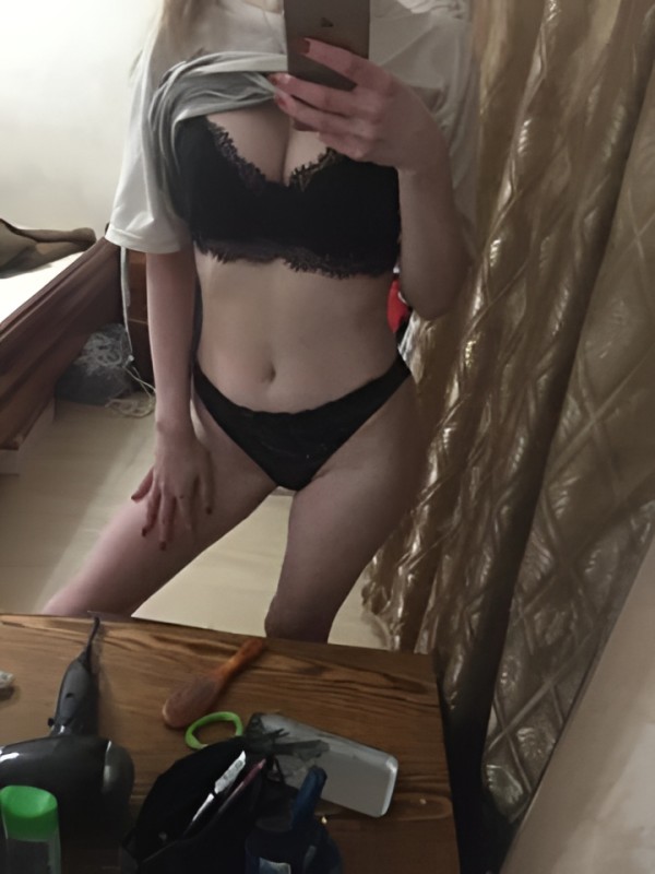 Лина привлекательная девушка из Оленегорск цена от 10000 руб