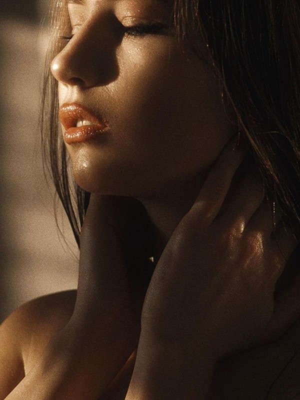 Ангелина привлекательная девушка из Оленегорск цена от 8000 руб